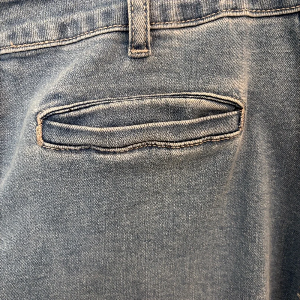 Luvamia XL Blue Jeans Cropped with front pockets button fly jeans - Picture 4 of 6